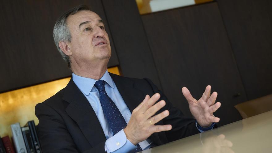 El Sabadell descarta buscar una fusión o la creación de un núcleo duro empresarial