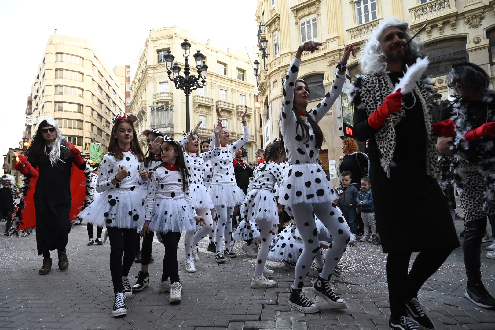 Desfile de collas y carros