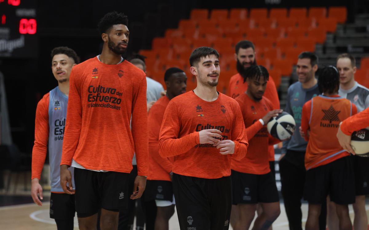 Entrenamiento del Valencia Basket en La Fonteta de cara a la Copa del Rey.