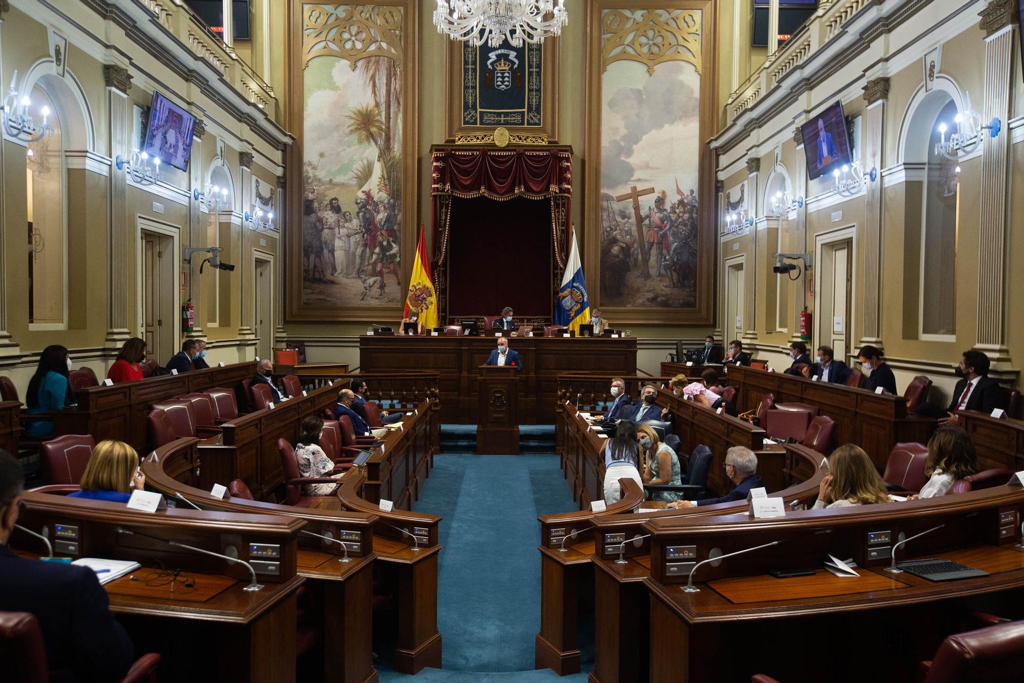 Pleno del Parlamento de Canarias