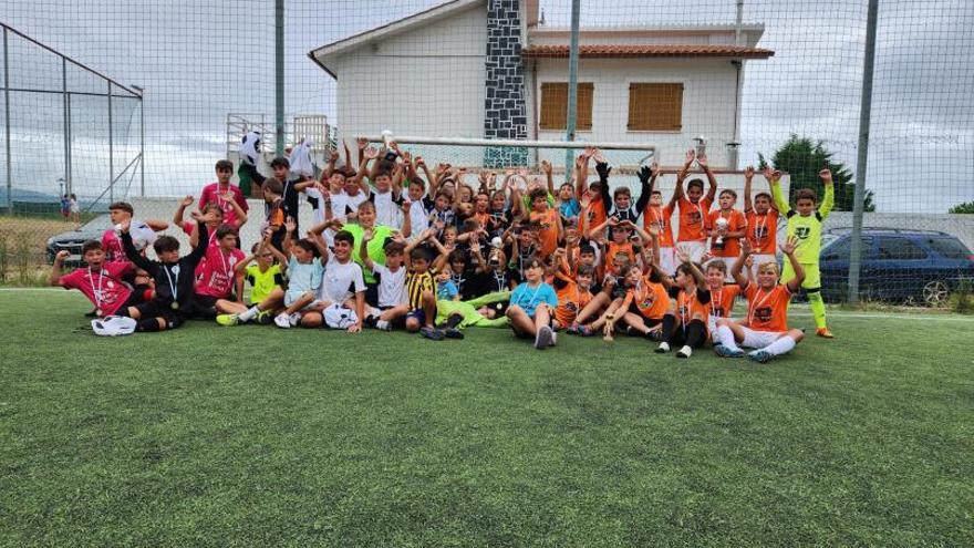 Parla, Soluzión Enerxética e Inter Ría de Vigo ganan el Minimundialito de Cangas