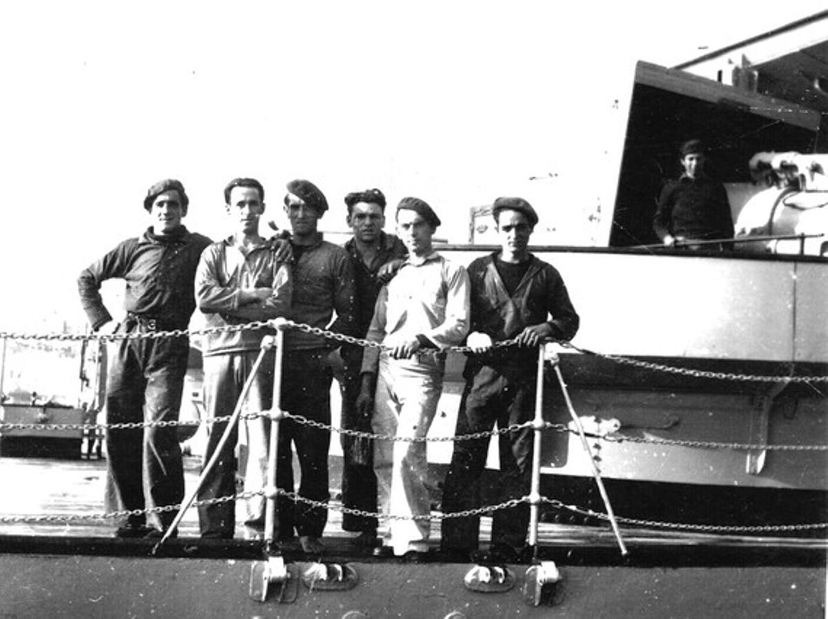 Crucero Navarra en el Puerto de Barcelona, en 1939.