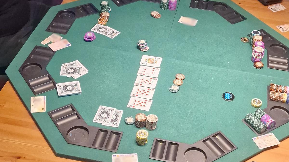 Una de les partides de pòquer disputada en un local de Sant Fruitós de Bages