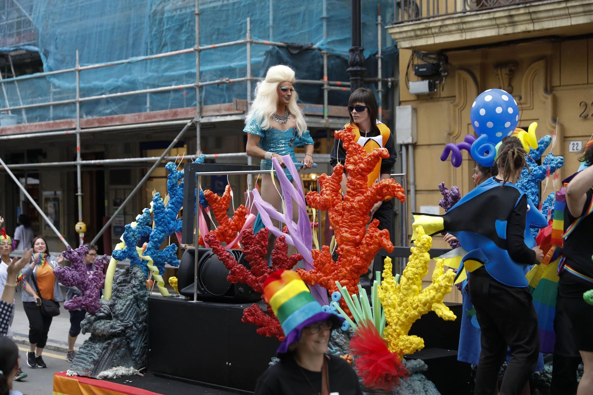 En imágenes: así fue la manifestación del orgullo LGTB en Gijón