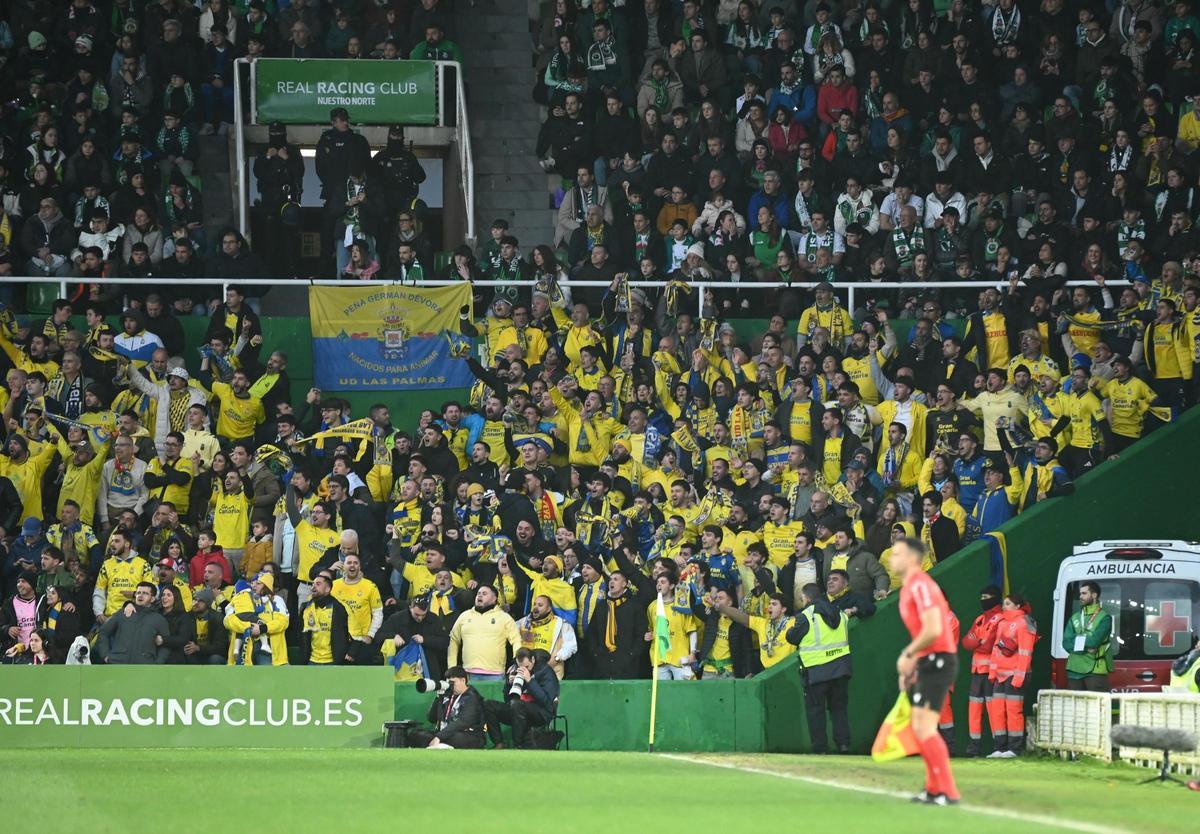 Aficionados de la UD en El Sardinero, en el mes de enero