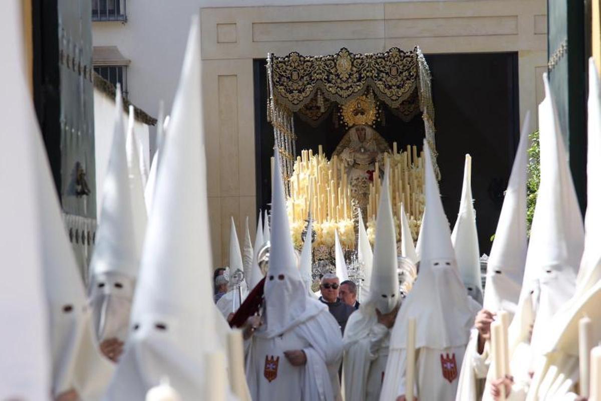 Lunes Santo primaveral para albergar una simbiosis de marchas y silencio