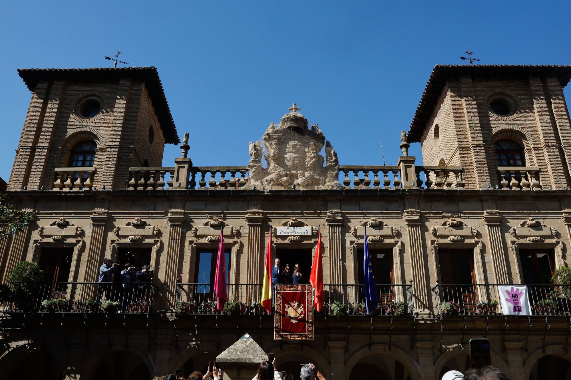 EN IMÁGENES: Leonor se da un baño de multitudes en su estreno como Princesa de Viana