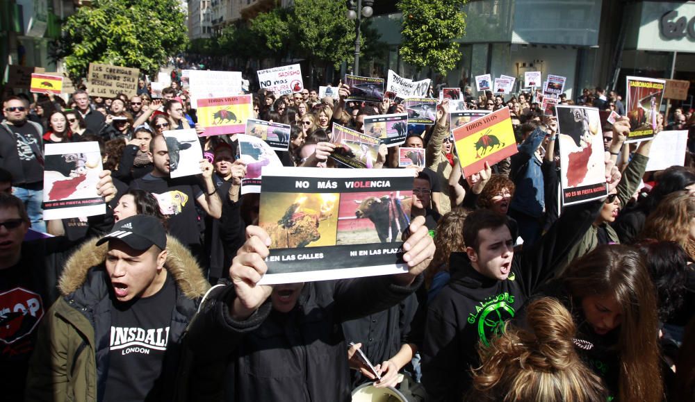 Manifestación y performance antitaurina en Valencia