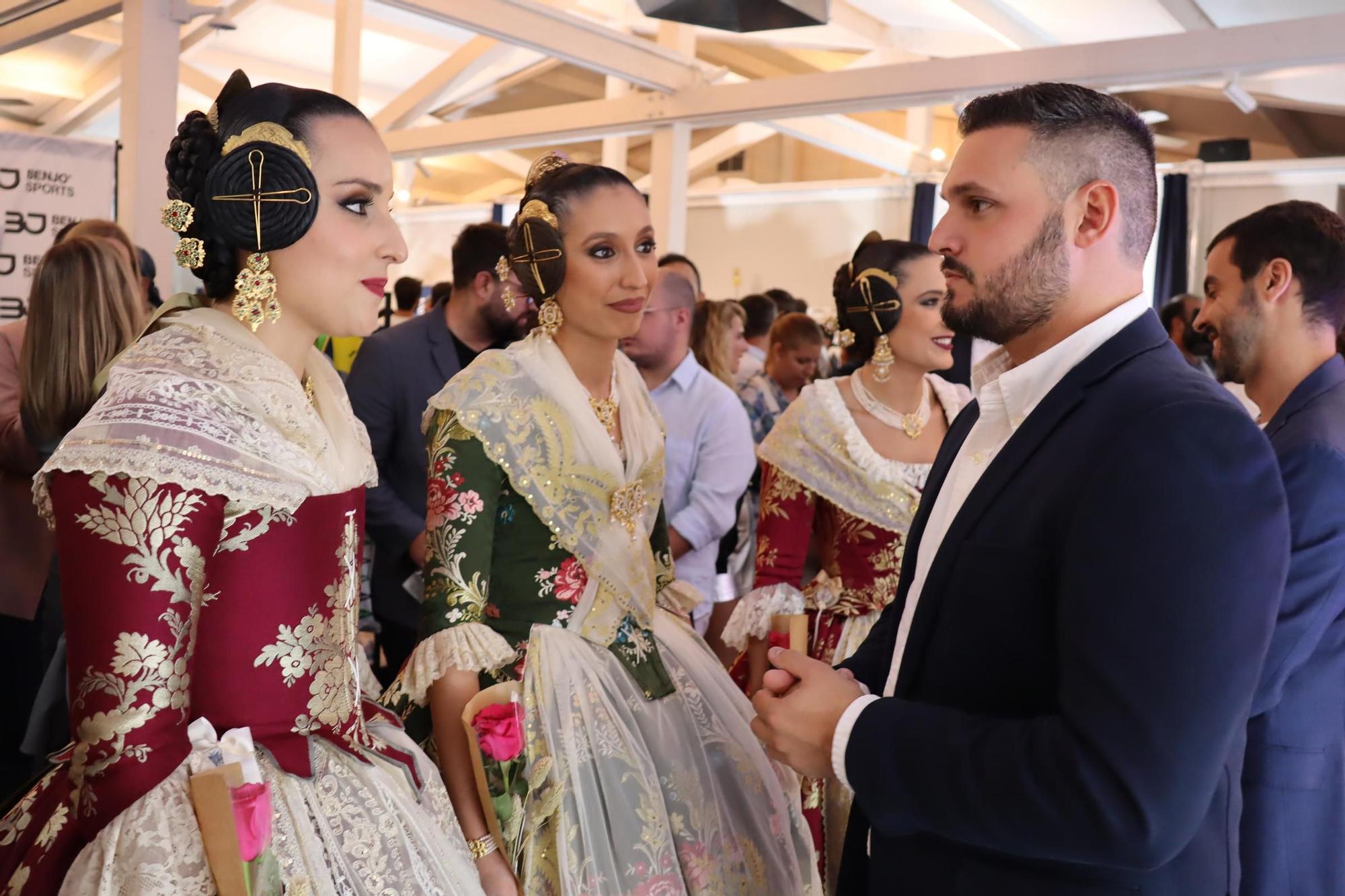 La primera gran prueba de María Estela, Marina y las cortes en la Festa per a Tots