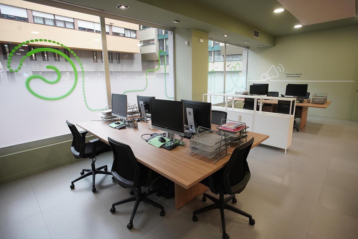 Les imatges de la inauguració de l'Associació contra el càncer a Girona