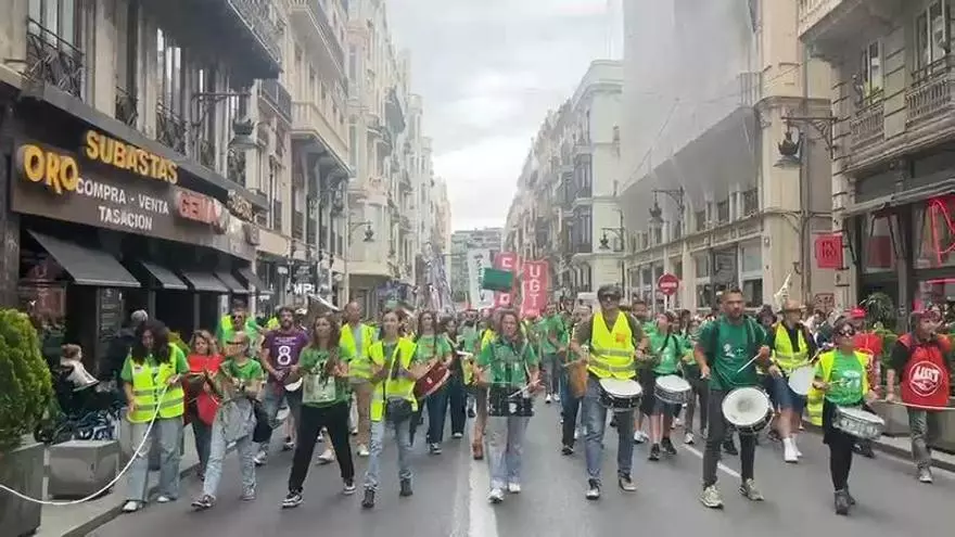 Músicos por la educación pública, la otra asamblea de docentes en la manifestación de educación de València
