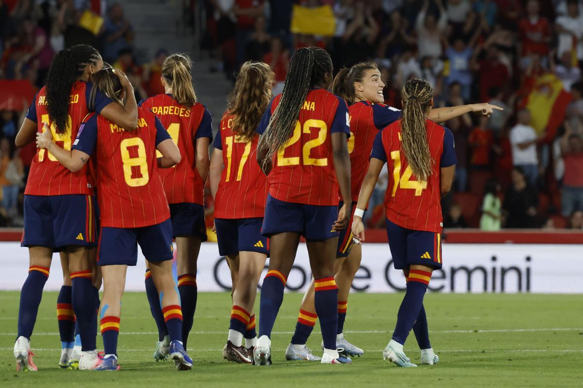 Clasificación para el Mundial de fútbol femenino: España - Inglaterra, en imágenes.