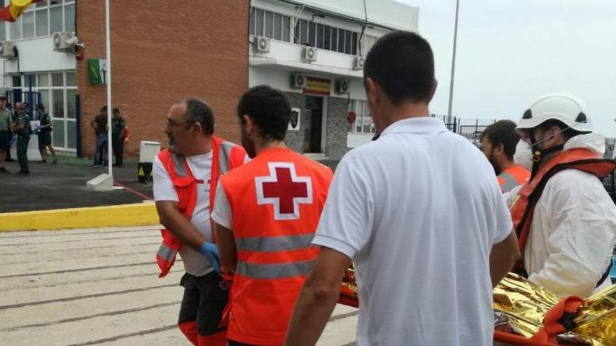 Los inmigrantes rescatados en Alicante afirman que llevaban 3 días en el mar