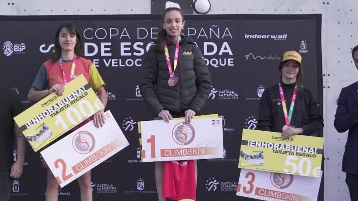 Rebeca Pérez, en el segundo cajón del podio del Nacional celebrado en Cuenca.