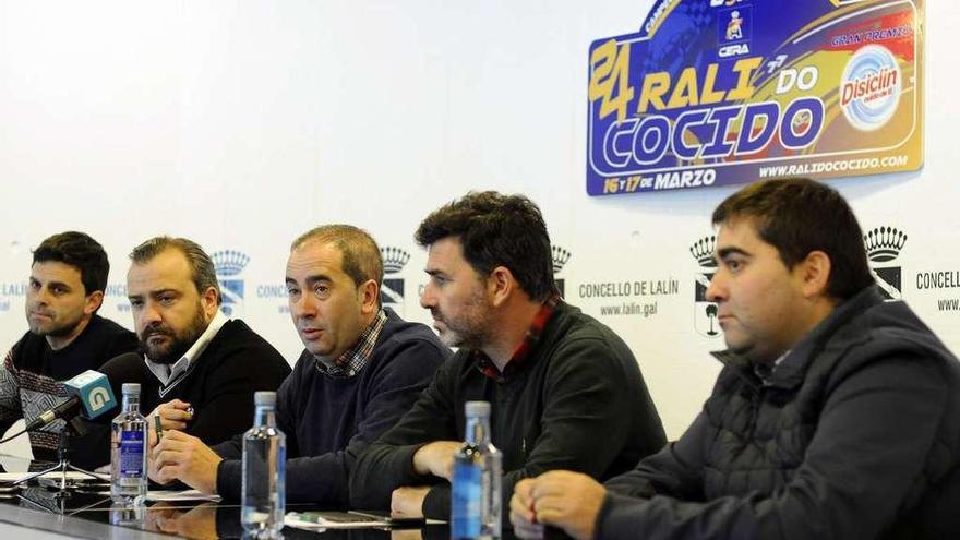 Cuiña, Rodríguez y Casares (centro) el día que se hizo oficial la prueba del Nacional. // Bernabé/Javier Lalín