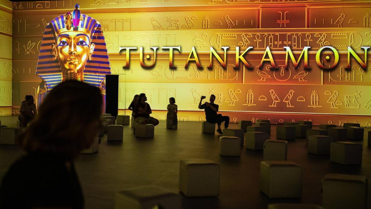 Uno de los espacios de la propuesta inmersiva 'Tutankamón', este jueves en Barcelona.