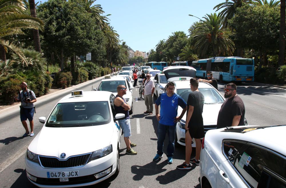 Este martes, los taxistas han continuado con sus movilizaciones