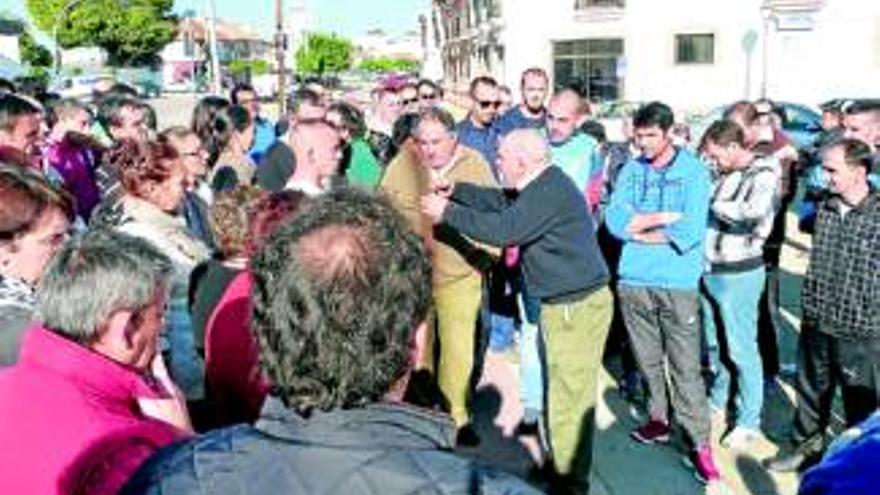 Trabajadores denuncian la contración de mano de obra barata en el campo