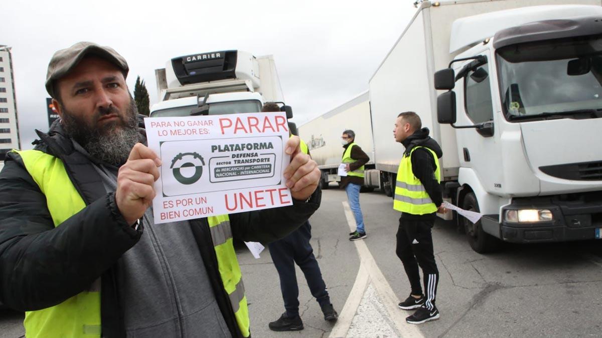 Huelga de transportistas en el CIM Vallès.