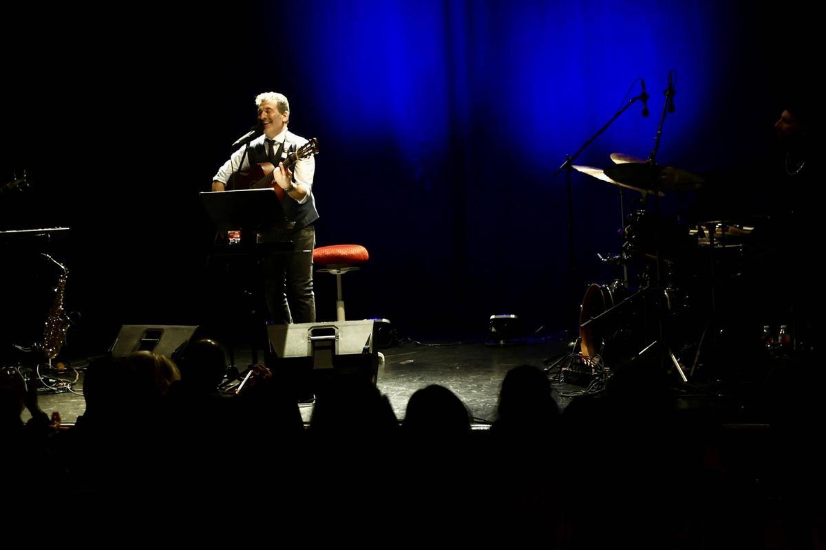 Mina Longo arropa a José Taboada en su homenaje a Sabina en El Llano (en imágenes)