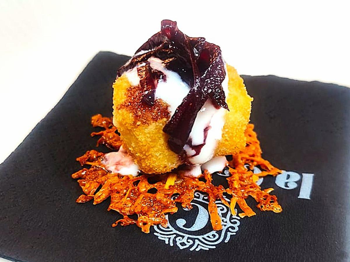 Restaurante La Cartela (Cartagena): Cremosa de Queso de Murcia DOP al vino con cuajada de Queso de Murcia DOP fresco y teja de Queso de Murcia DOP