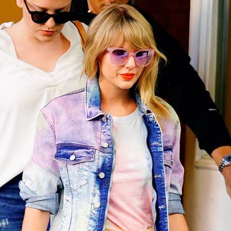 Estos son los tops más bonitos y en tendencia que llevaría Taylor Swift