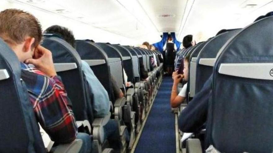 Terror en un vuelo a Canarias:  “Pensé que no volvería a ver a mi familia”