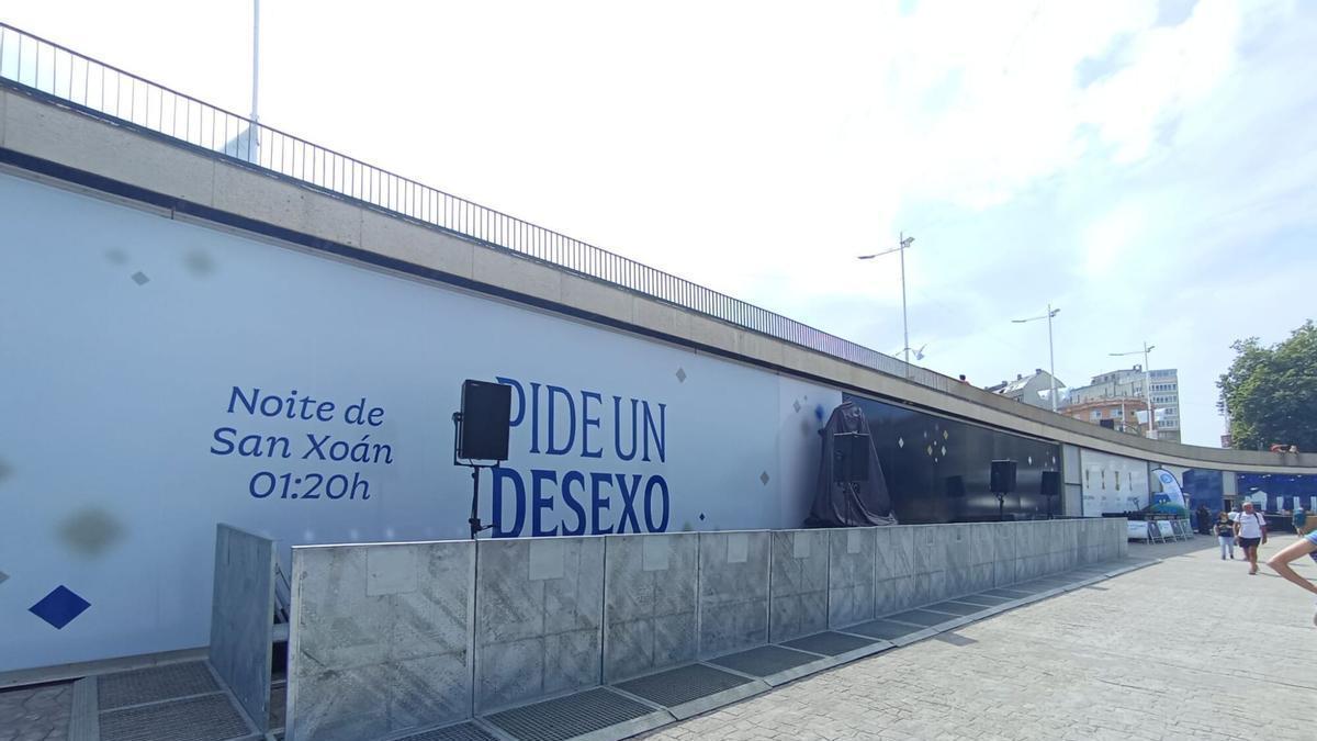 El Deportivo de A Coruña presenta su nuevo escudo en la madrugada de San Juan