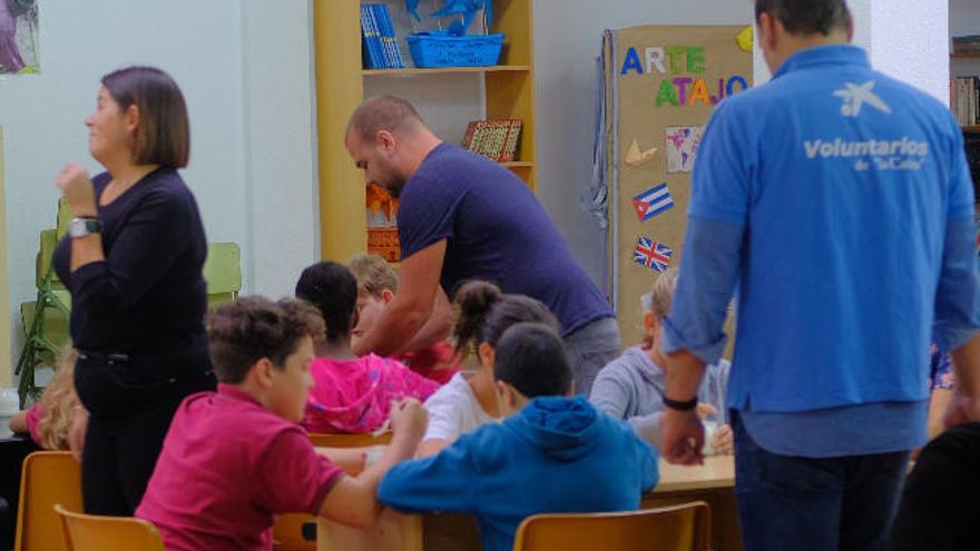 Las actividades de Voluntarios de la Caixa reunen desde actuales y anteriores empleados, además de familiares o amigos, a clientes y accionistas del grupo.