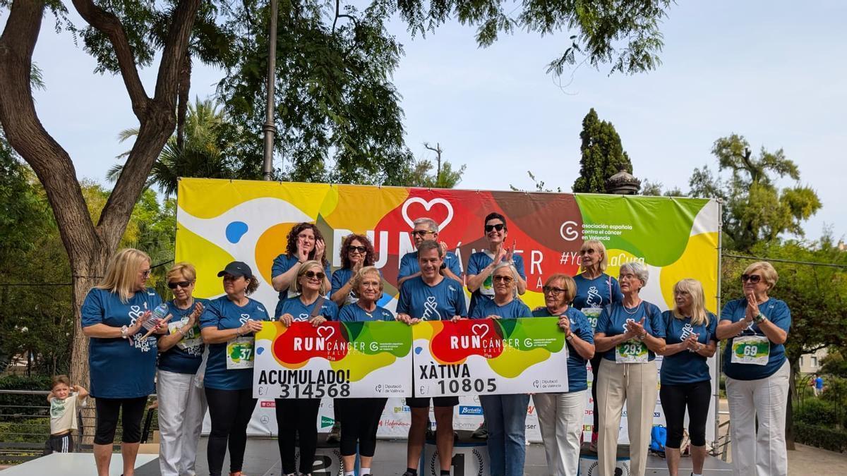 La marea solidaria de Xàtiva contra el cáncer deja 10.805 euros y más de 2.000 participantes