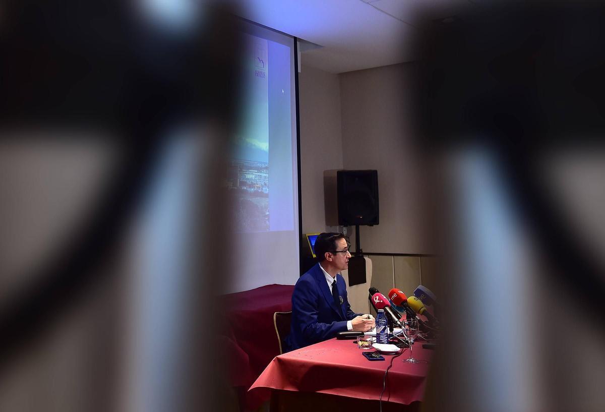 El director de la Central Nuclear de Almaraz, Rafael Campos, durante la rueda de prensa de este miércoles.