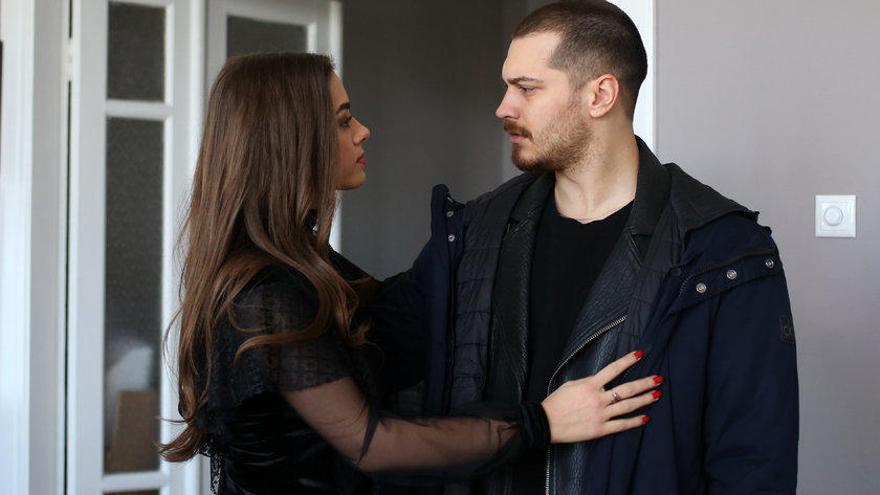 Içerde Esta Es La Nueva Serie Turca De Divinity A La Que Te Vas A Enganchar 8481