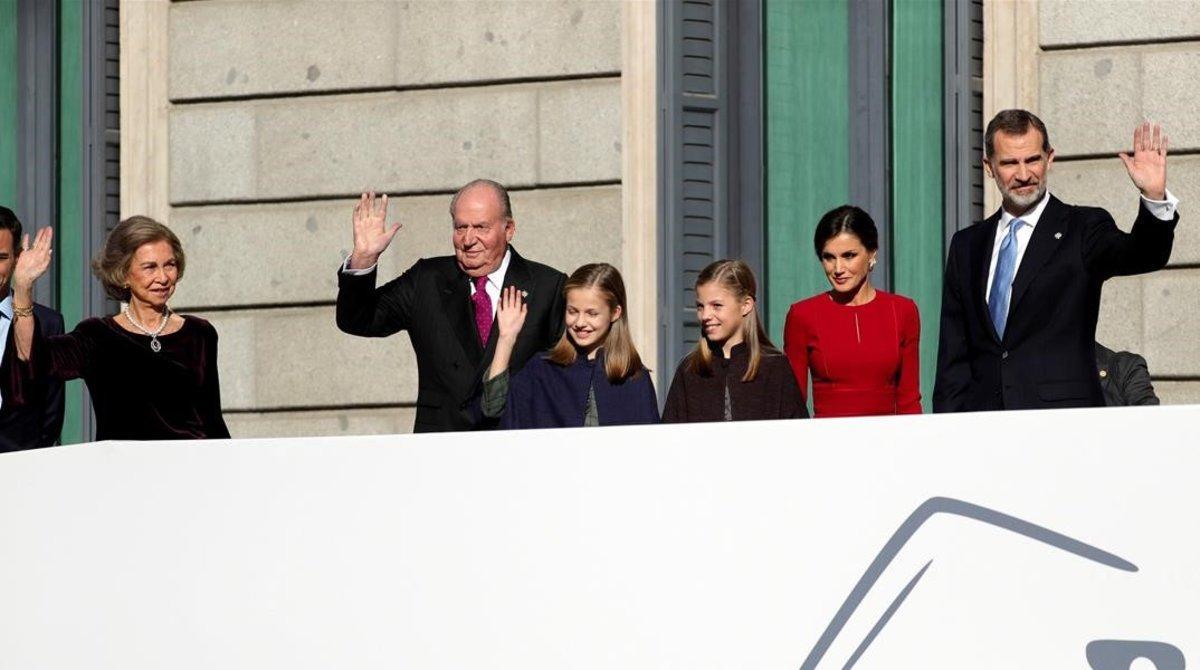 Los Reyes, la princesa Leonor, la infanta Sofía y los Reyes eméritos, en el Congreso.