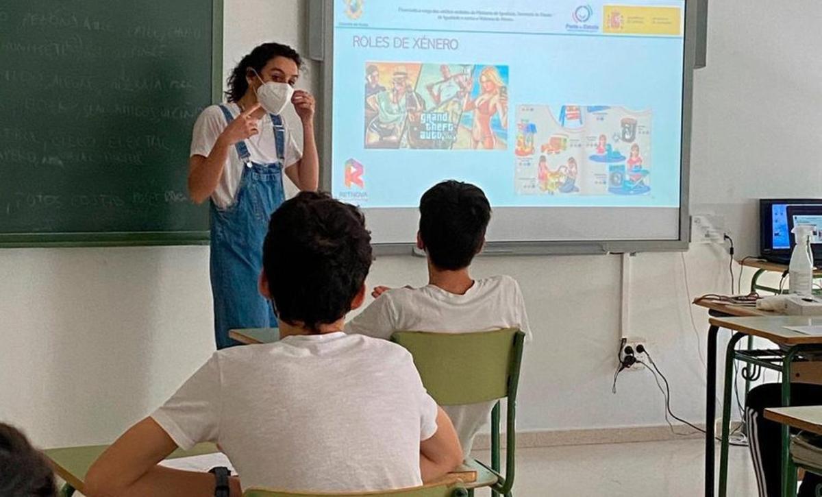 Unha sesión educativa pasada sobre roles de xénero no IES Poeta Añón. | CEDIDA