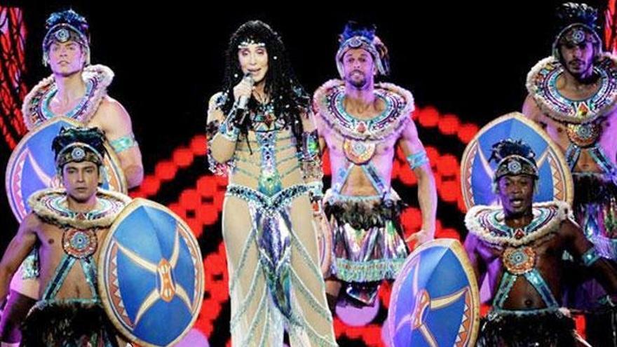 Cher en plena actuación en su última gira.