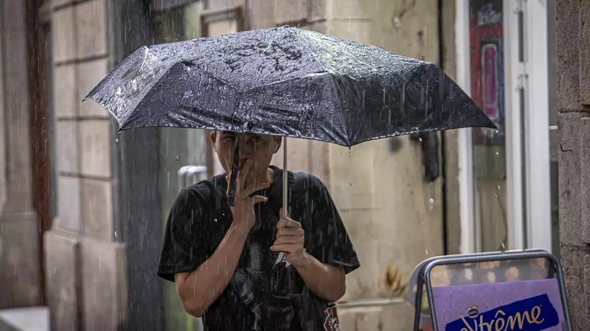 Protecció Civil envía un ES-Alert a 13 comarcas por las lluvias torrenciales previstas hoy