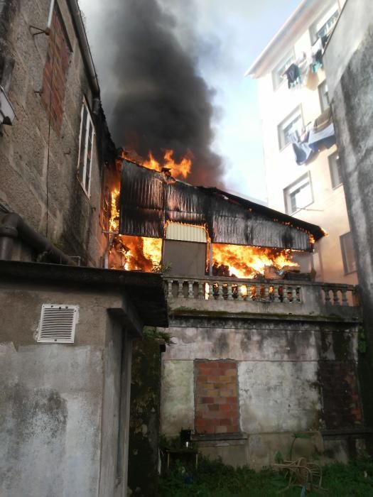 Alerta en Moaña por el incendio en una floristería de Concepción Areal