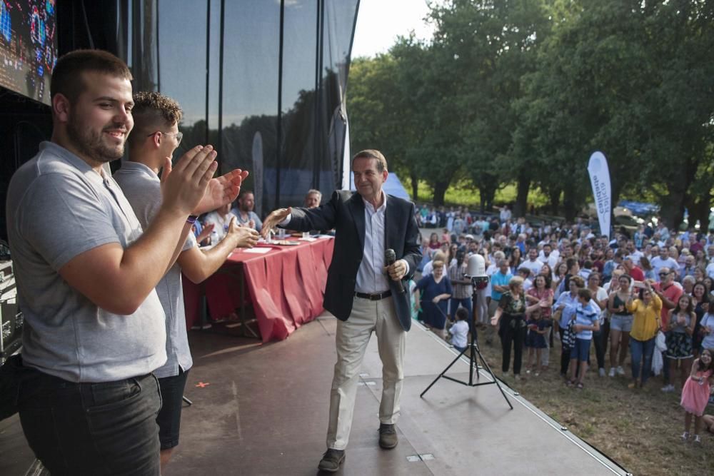 El alcalde de Vigo ofreció su pregón en una fiesta que sumó 8.000 comensales, mientras que las xoubas y el maíz fueron los protagonistas de las 37 propuestas del concurso.