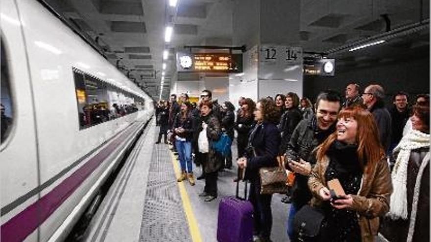 El TAV ha portat gairebé 600.000 viatgers en els sis primers mesos de funcionament a Girona i Figueres.