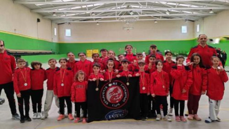 El Club Taekwondo Quesos El Pastor regresa de Anchuelo con 21 medallas