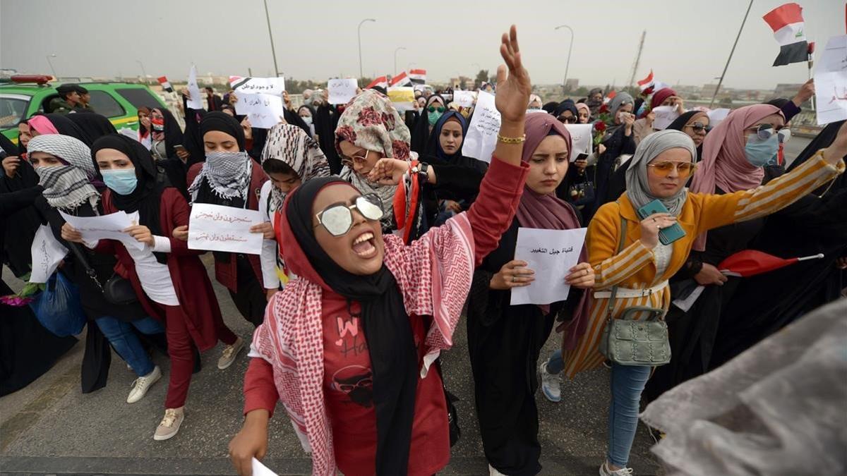manifestación en irak de mujeres