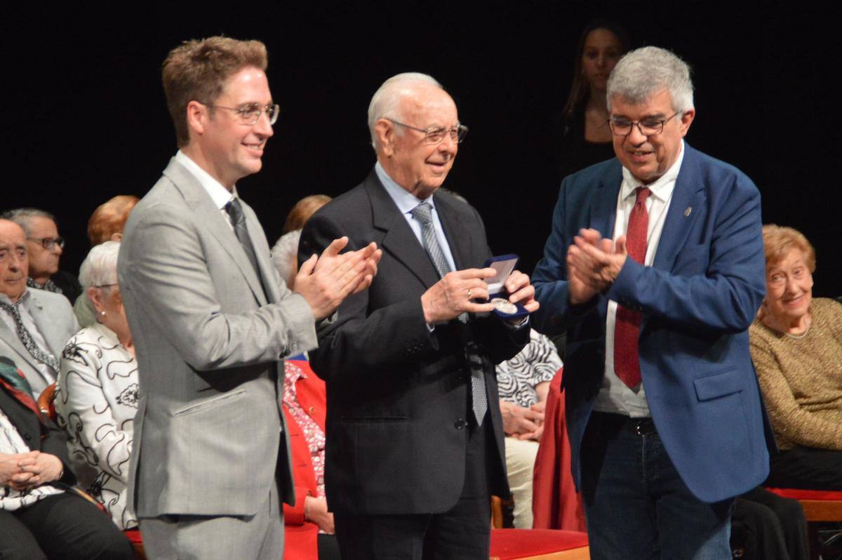 Figueres homenatja la generació de 1936 amb la medalla de les Fires