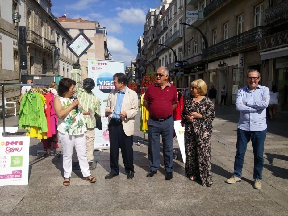 Moda sostenible para las esculturas de Vigo // Cristina Graña