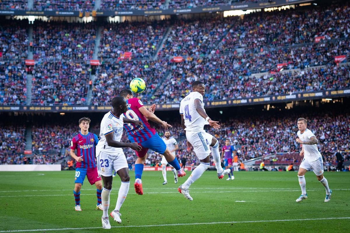 Agüero anotó para el Barça pero no hubo tiempo para más