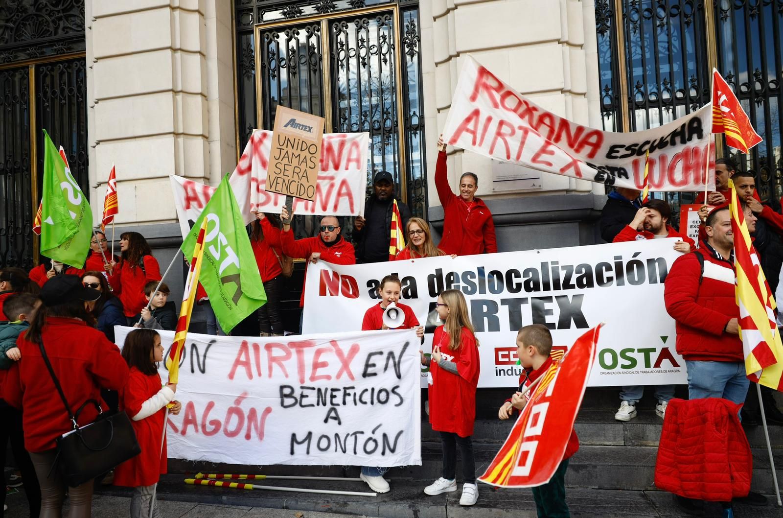 Protesta de los trabajadores de Airtex por su traslado a Rumanía