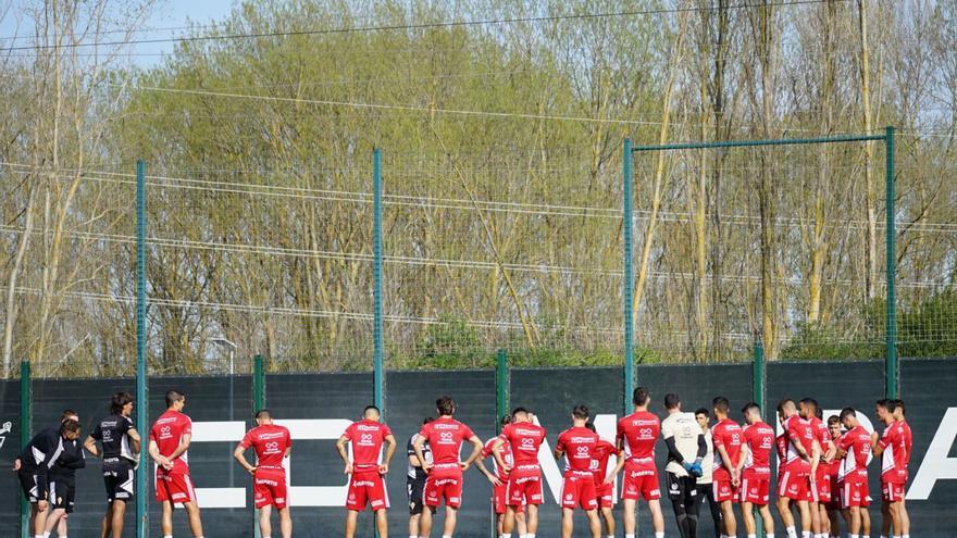 La plantilla del Real Murcia, en su último entrenamiento de la semana.