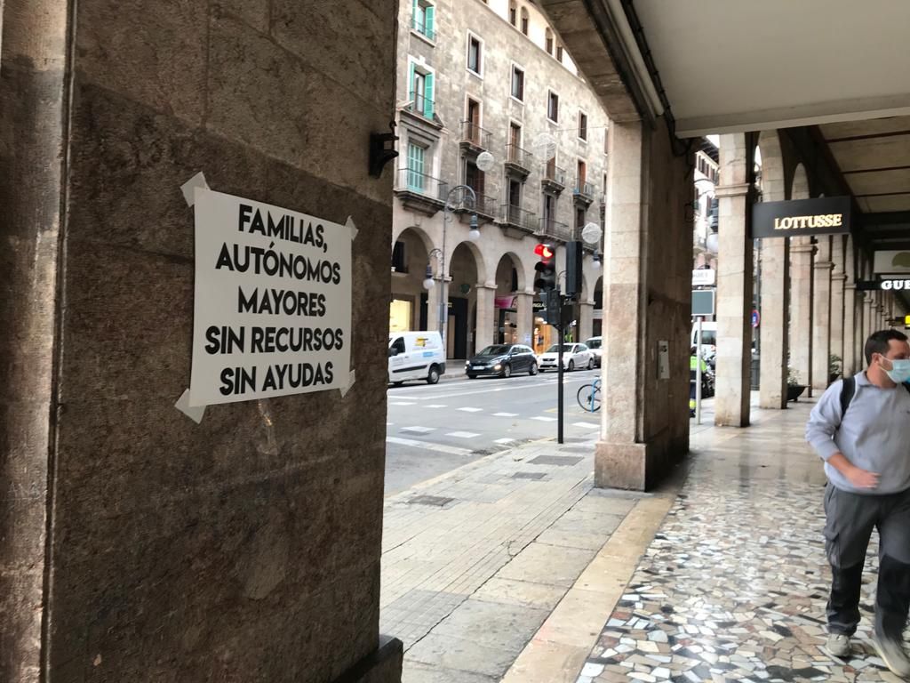 Palma amanece llena de pancartas con mensaje solidario