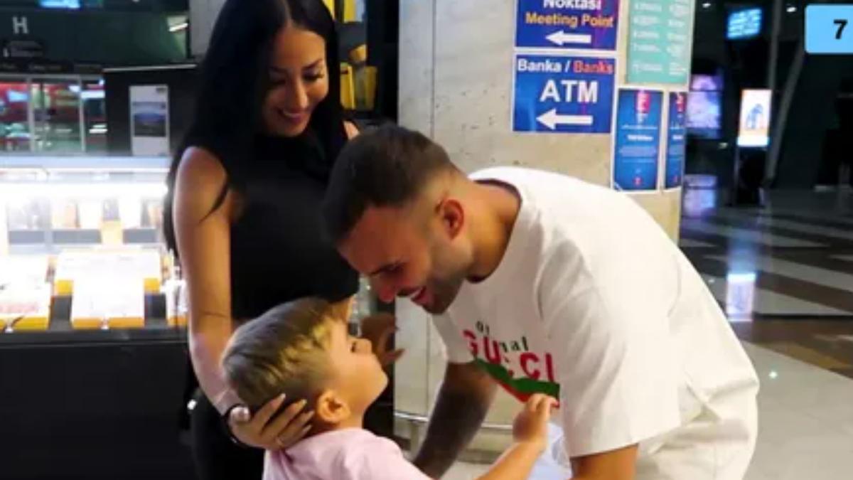 Aura Ruiz, Jesé Rodríguez y el hijo de ambos cuando se mudaron a Turquía