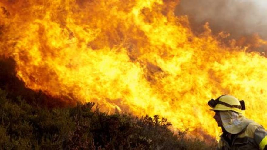 El fuego arrasa más de 6000 hectáreas en Galicia