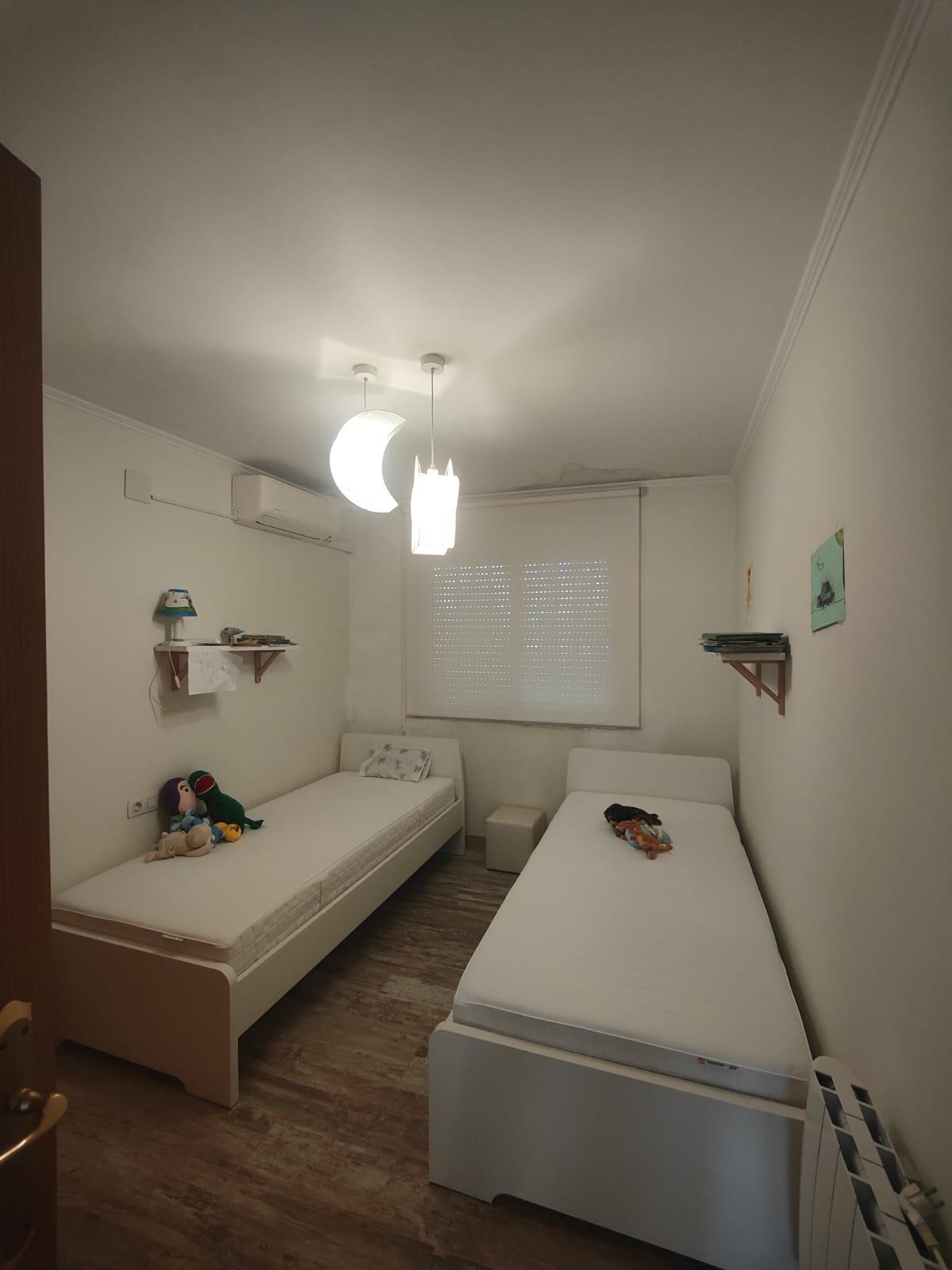 Galería de imágenes: Sale a la venta una casa independiente de tres plantas en Vila-real por 170.000 euros